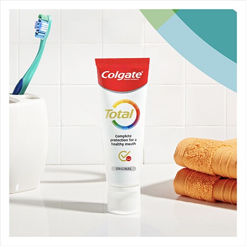 Čistěte si zuby důkladně alespoň dvakrát denně nebo podle pokynů zubního lékaře. Není určeno pro děti do 7 let.